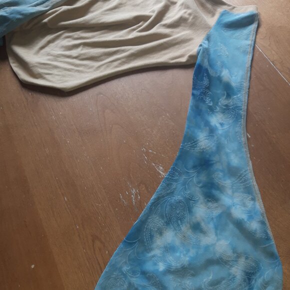 Y2K Top with sheer flared sleeves - Picture 4 of 10